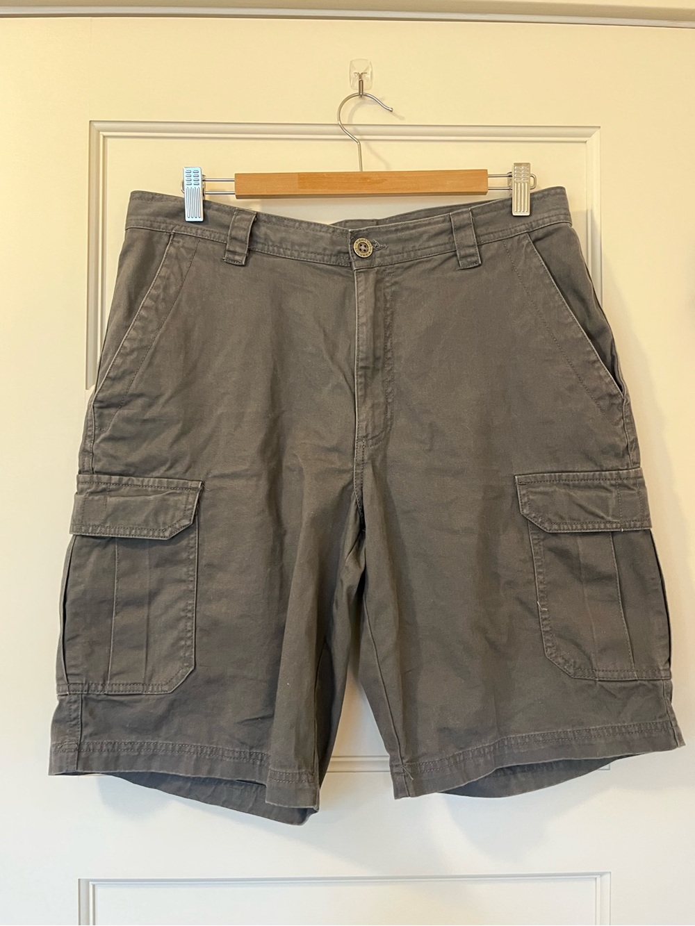 Columbia Men’s 32 Gray Cargo Shorts Omni-Shade Cotton Hiking Outdoor